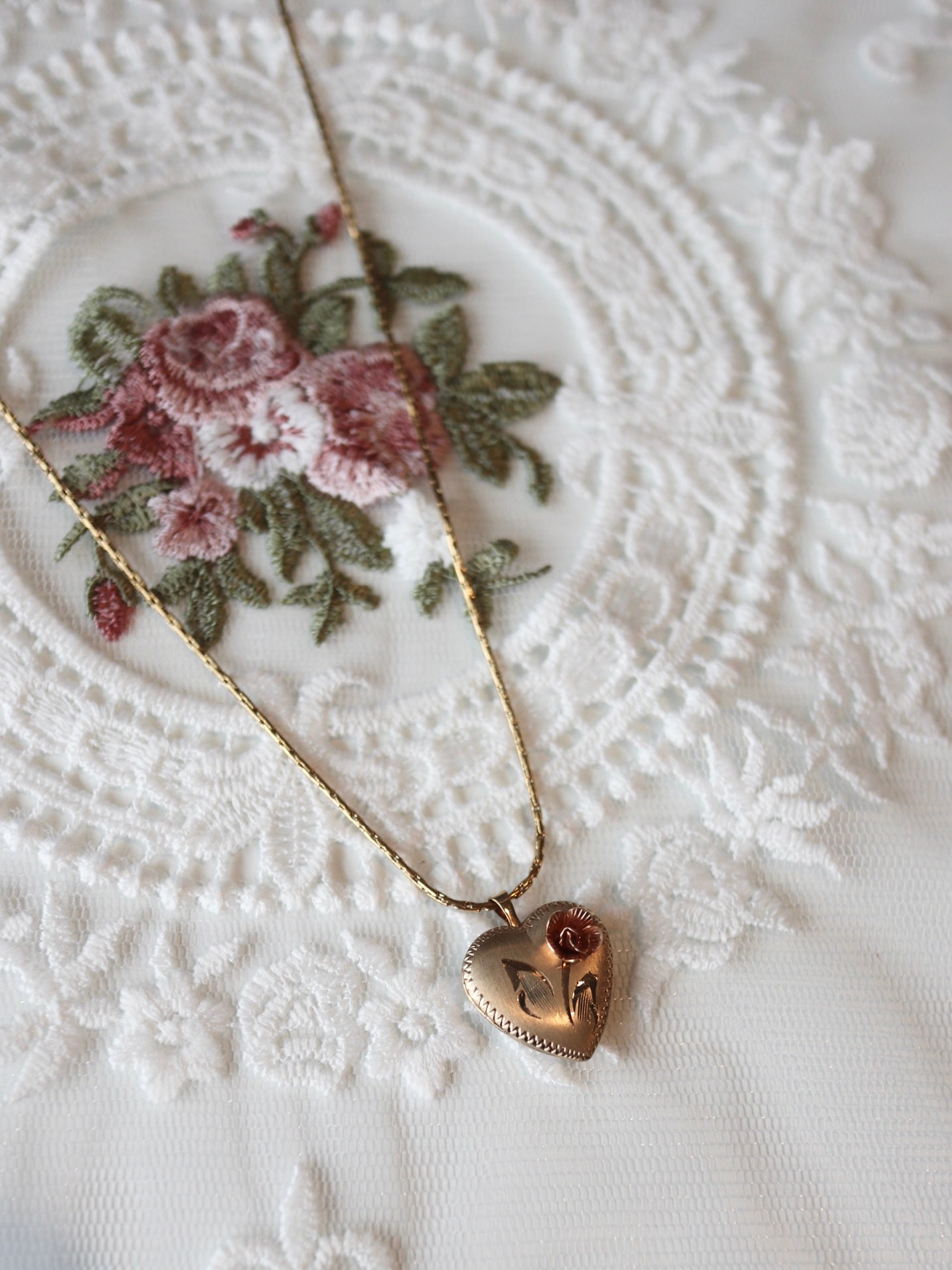Lovers Rose Necklace